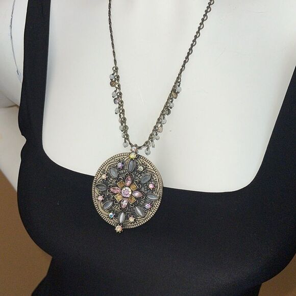 Lia Sophia Vicenza Necklace Retired 2009, 20" Chain Round Pendant Gold Tone - Picture 1 of 11